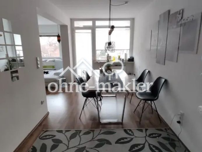 Zentrale 3-Zimmer-Wohnung, direkt neben Krankenhaus und Gymnasium – Фотографія 1