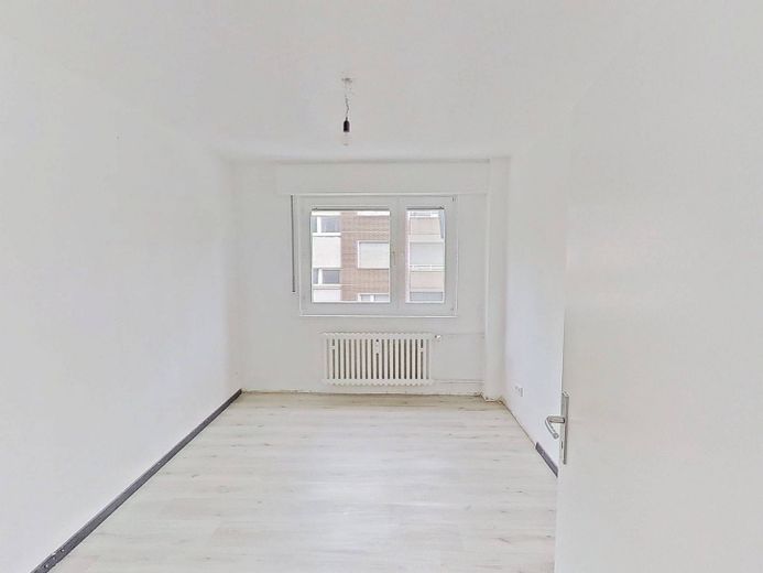 Luminoso appartamento di 3 locali con BALCONE e cucina spaziosa a Duisburg-Marxloh – Ansicht I: Schlafzimmer