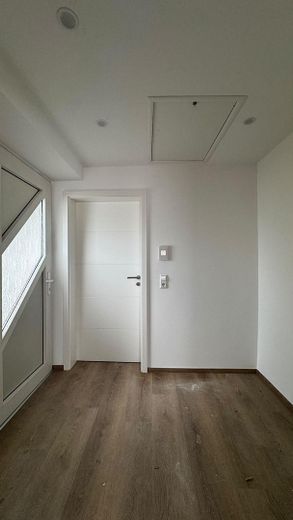Charmante 50-qm-Wohnung mit neuer, moderner Einbauküche in vollständig saniertem Mehrfamilienhaus – Küche