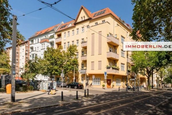 IMMOBERLIN.DE - شقة في مبنى قديم غارقة بالضوء مع مصعد في موقع يحظى بشعبية كبيرة