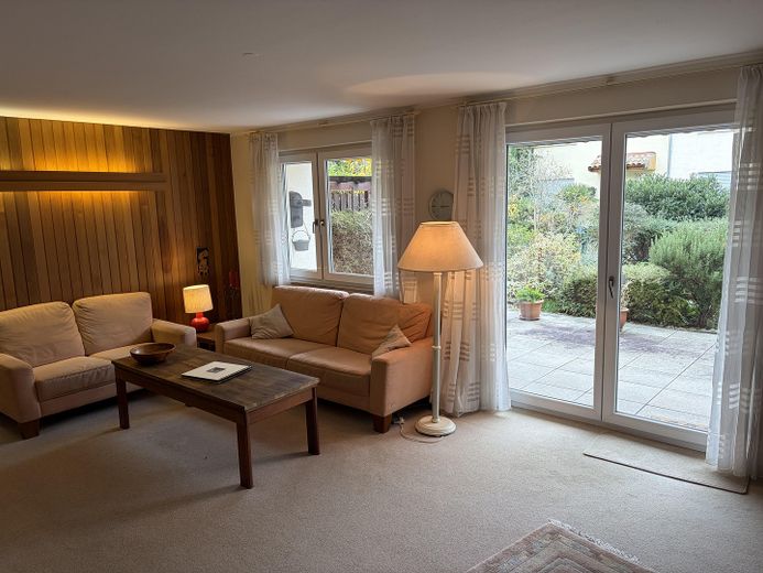 Wohnzimmer mit Terrassenzugang