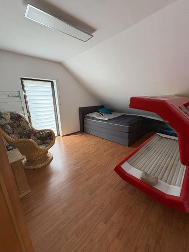 Exclusiva casa unifamiliar con invernadero, fotovoltaica, aire acondicionado, vistas lejanas, ubicación privilegiada de Neuwied-Heimbach-Weis – Gästezimmer - 1. OG