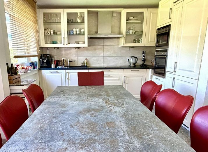 Quiet, green & close to the city center 3-room 74 sqm apartment with SW loggia at Grafenberger Wald – Küche 1