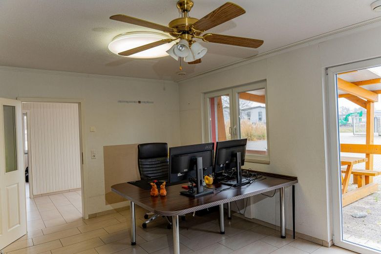 Vielseitige Gewerbeimmobilie in Wietmarschen OT Lohne: Halle, Büro & Wohnhaus – Büro 1