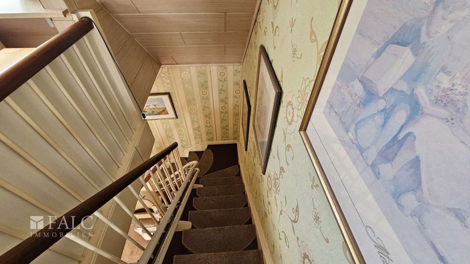 Charmantes Einfamilienhaus in ruhiger Lage ! – Treppe zum OG