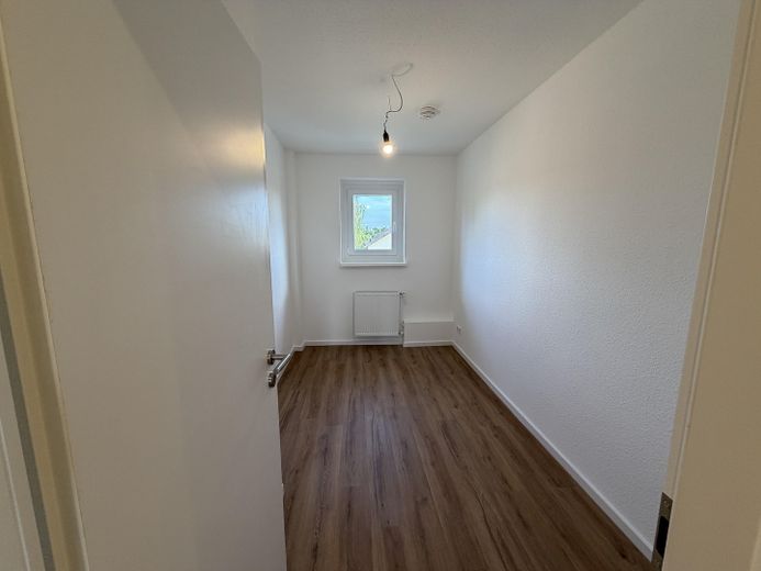 Appartement de 4 pièces entièrement rénové à Wiesbaden – Photo 5