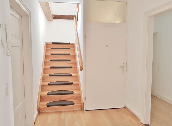 Flur, Aufgang ins Atelier