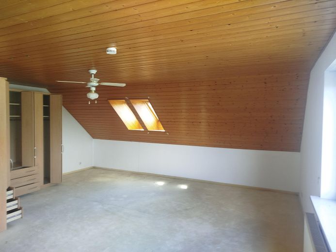 Doppelhaushälfte im Großraum München – Studio im DG