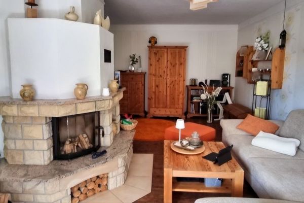 Modern, jung, besonders gemütlich und mit Kamin + Terrasse