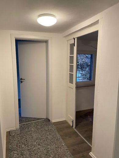 Grande maison individuelle rénovée avec extension atelier à Tharandt près de Dresde – Flur mit Zugang Bad 1.OG