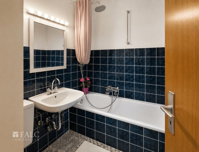 Vermietete 1 Zimmer Wohnung in Bergheim! – Bad (aufgeräumt)
