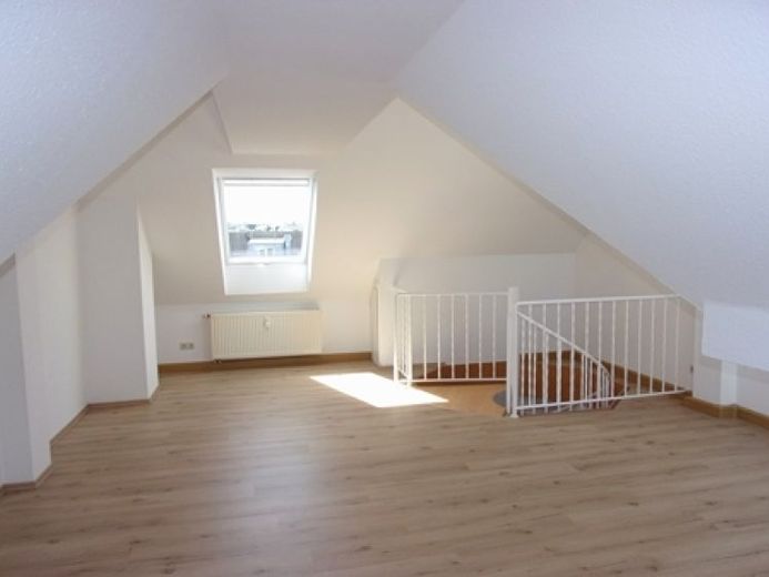 TOP DG - Maisonette---Laminat in Holzdielenoptik---Einbauküche---sehr individuell nutzbar ! – Foto 1