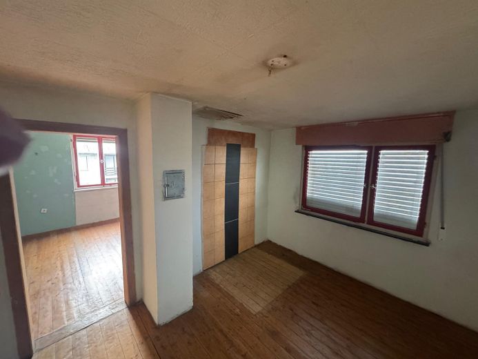 Einfamilienwohnhaus freistehend in 56244 Hartenfels - renovierungsbedürftig – Flur Obergeschoss