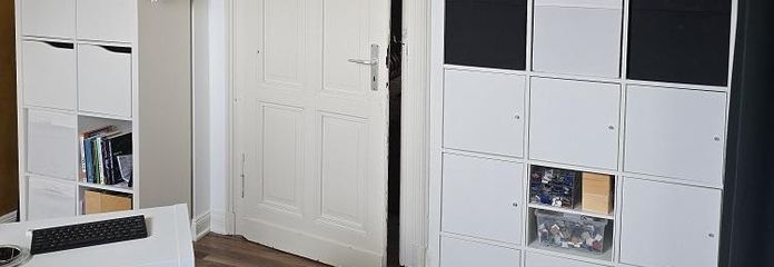 wunderschöne Altbau DG Wohnung voll möbliert!