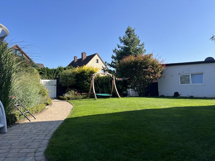 freistehendes EFH mit Wintergarten, Sauna, schönem Garten, OHNE Makler – Photo 6