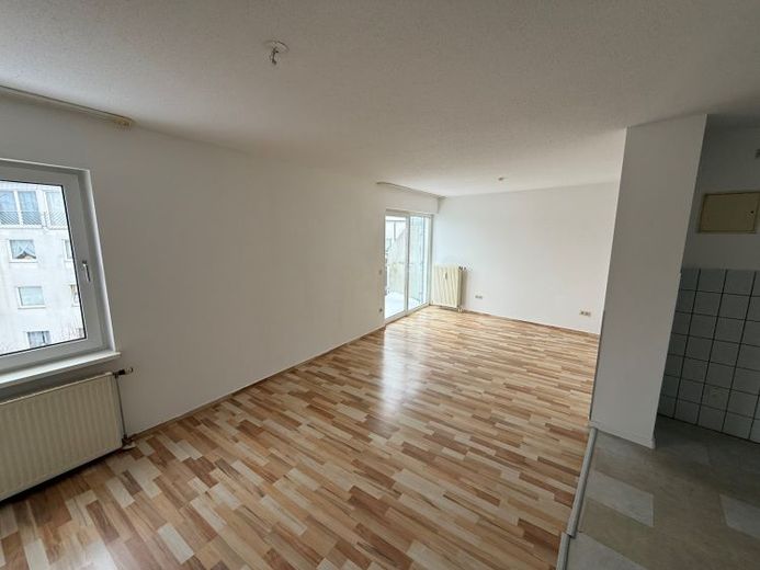 Endlich raus bei Mama – 2 Zimmer für deinen Neustart mit Balkon in guter Lage – Foto 1