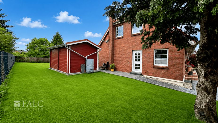 ***Traumhaus mit besonderem Flair - Hochwertig modernisiert und sofort bezugsbereit*** – Außenansicht
