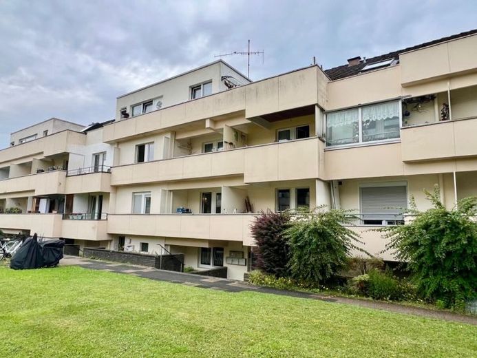 Maisonette apartment with three levels and two balconies – Photo 1