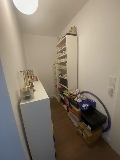 Begehbarer Kleiderschrank