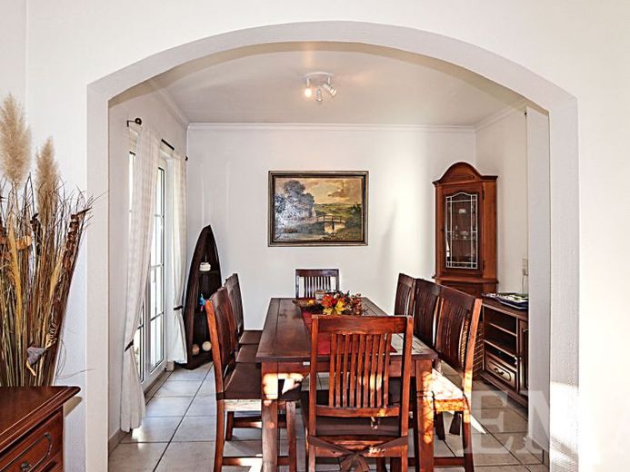 Wohnen mit Stil: Architektenvilla mit Tiefgarage und unvergleichlichem Charme! – Foto 1