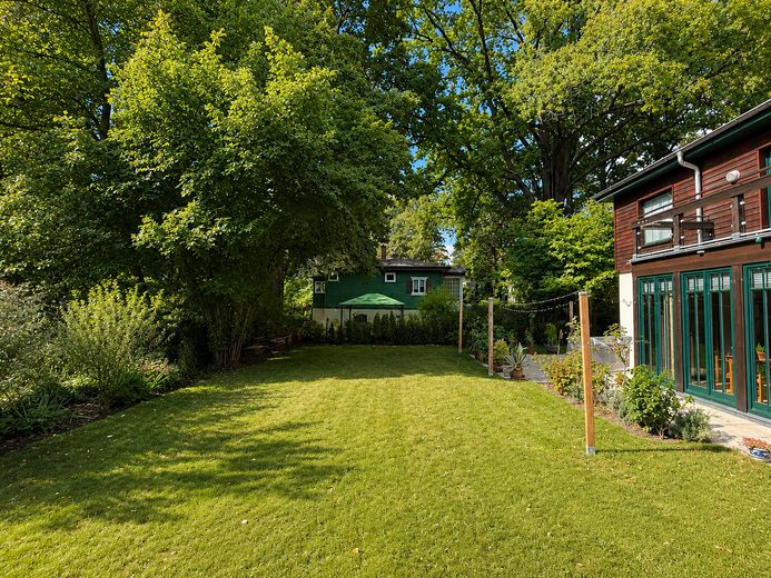 vivienda de ensueño en un entorno verde *Casa unifamiliar en Klotzsche* – Gartengrundstück