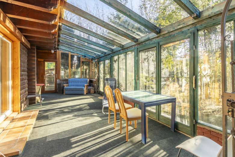 Über 8 % Rendite: Boardinghouse-Ensemble: 3 Gebäude &amp; Garten – Gebäude 3 | Wintergarten