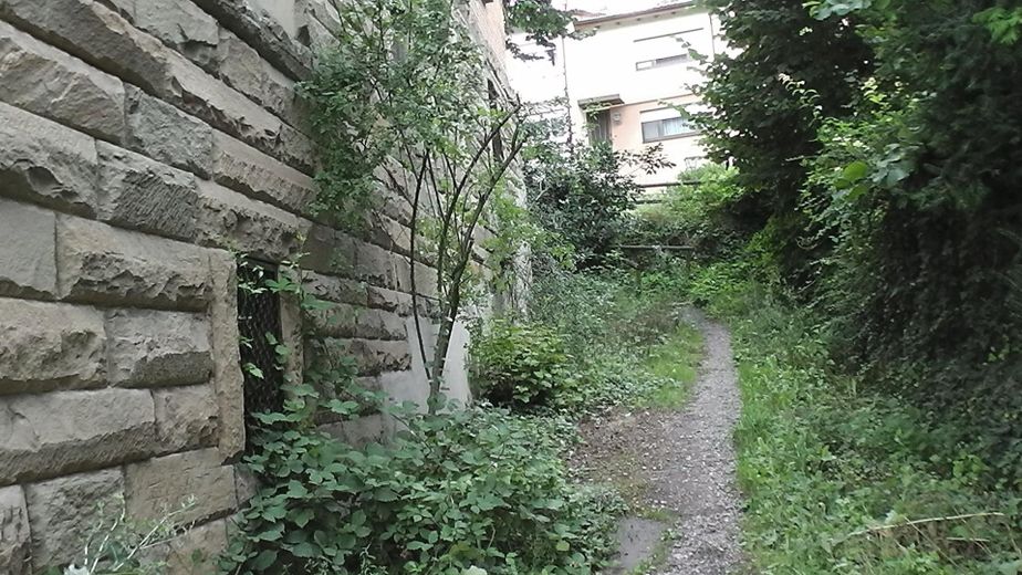 Provisionsfrei vom Eigentümer: Vermietete 2ZKB-EG-Wohnung in Heslach – Fußweg Richtung Wannenstraße 