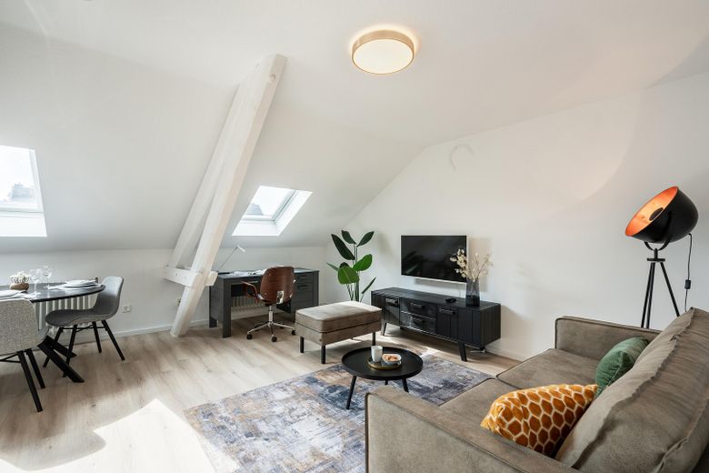 Wohnen auf Zeit - komplett möbliert und renoviert – Wohnzimmer