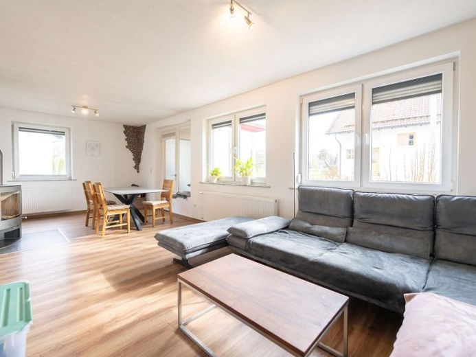 Casa unifamiliare con 1045 metri quadrati di terreno a Wildenheid! Finestre e bagni nuovi nel 2015! – Foto 1