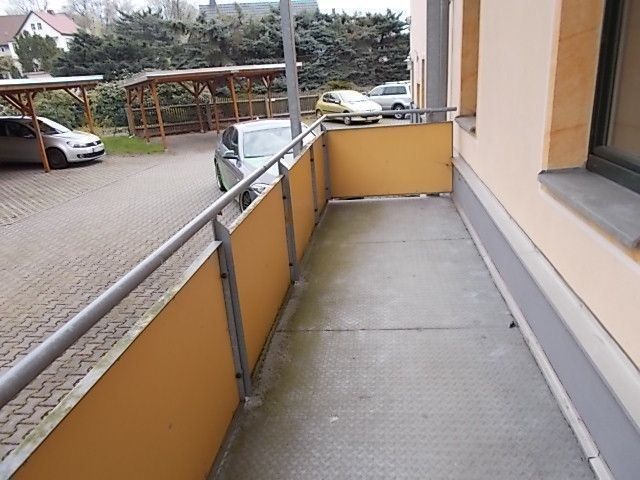 *** Großzügige 3-Zimmer mit Laminat, Wannenbad und Balkon! Carport oder Stellplatz mgl. – DSCN0027