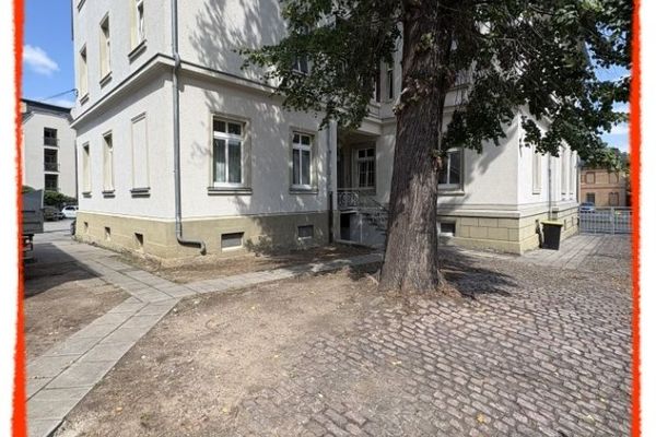 Büroetage im 1. Obergeschoss zentral in Zwickau zu vermieten!