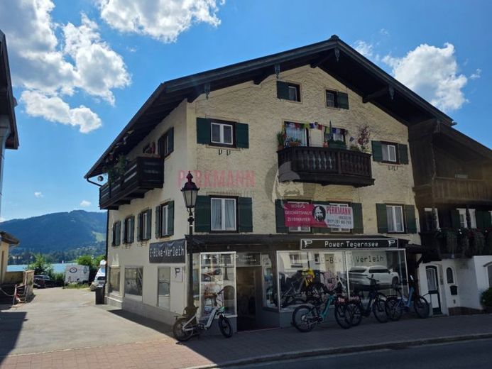 Historisches Wohn- und Geschäftshaus aus dem Jahr 1850 in begehrter Lage am Tegernsee – फोटो 1
