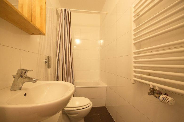 Attraktive möblierte Wohnung in Essen-Rüttenscheid, Internetzugang möglich – 9fdabcb12449fb999296137b8c10a9256ad554c1.jpg
