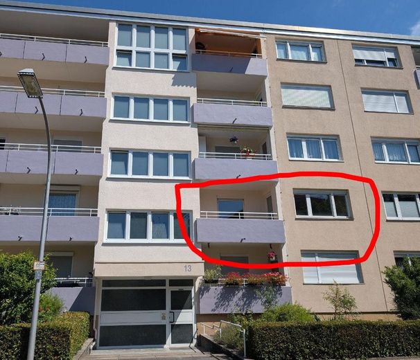 3 ЗКВ на Bellevue у Саарбрюкені – Hausfront mit Wohnung