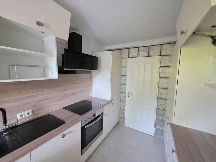 2,5 locali vicino al bosco e alla zona sud della Ruhr, terrazza di 14 m², bagno: vasca + doccia, parquet in legno massello – Küche dahinter Essbereich