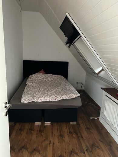 Tolle Maisonette-Wohnung mit Dachterrasse in Neuss-Zentrum – Schlafbereich Spitzboden