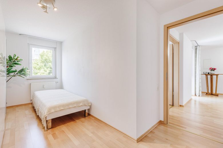 Schönes, helles Schlafzimmer