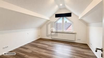 HELLES MODERNES DACHGESCHOSS MIT KAMIN – 1786450309_3816eed.jpg