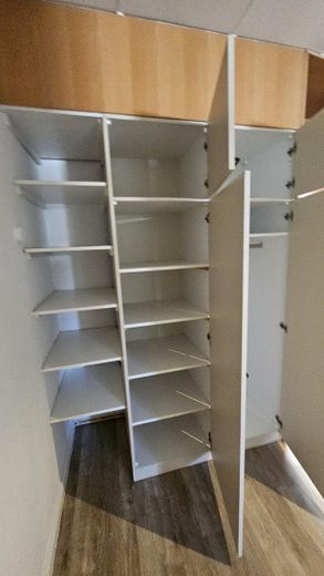 Helle Ladenfläche / Büro mit Schaufenster · 65 m² · direkt am Bahnhof Bad Bevensen · provisionsfrei – Schrankwand im 2.Zimmer
