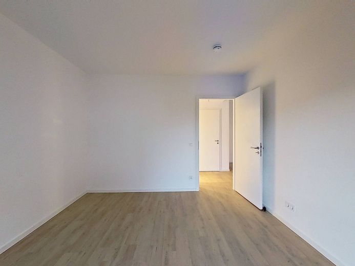 Moderno appartamento con 2 locali, cucina componibile e balcone a Schönefeld! – Muster II: Schlafzimmer