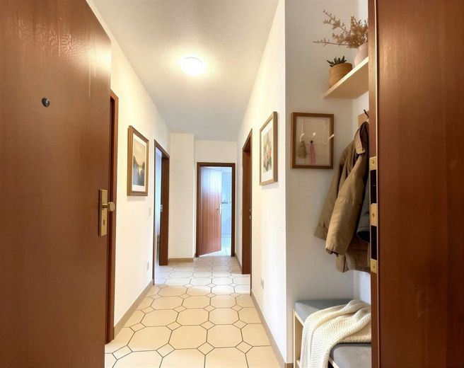 Ein Zuhause mit Weitblick - charmante Dachgeschosswohnung zum Ankommen oder Investieren – Flur