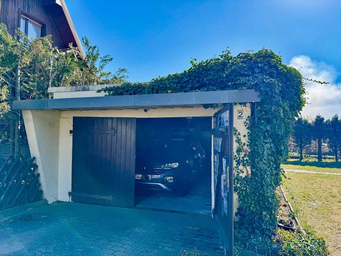 Garage im Nebengebäude