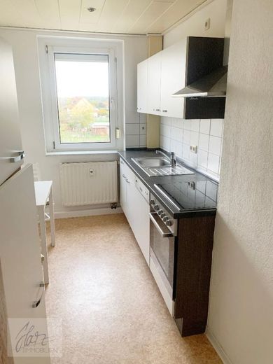 ***AB SOFORT ZU VERKAUFEN*** 1-Raumwohnung mit großzügigem Balkon, Einbauküche und Tageslichtbad mit Dusche – Küche mit Einbauküche