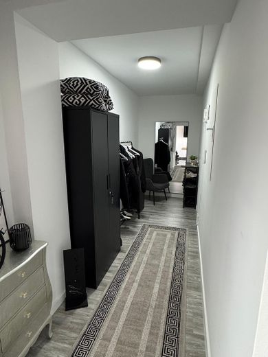 Garderobe EG