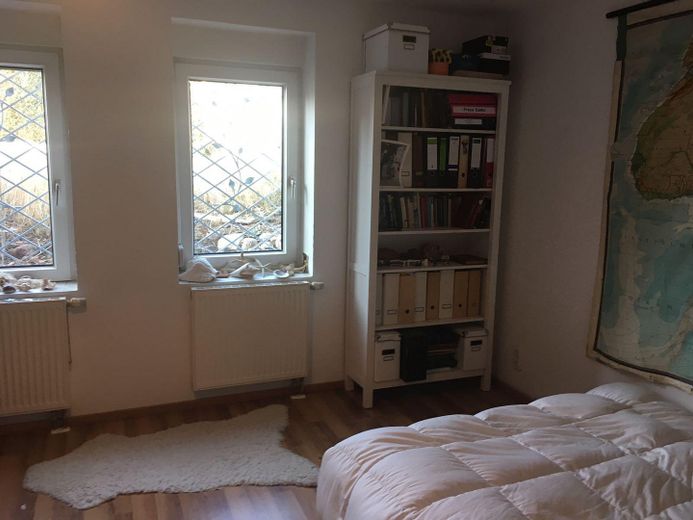 Casa unifamiliar con vivienda independiente - Inversión de capital - VENTA PRIVADA – Keller Gästezimmer 