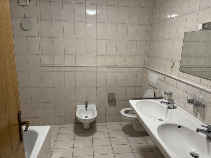 3,5-Zimmer-Wohnung mit Balkon & Garage – ideal für Grenzgänger (Nähe Rafz) – Foto 6