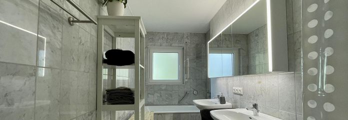 Tageslichtbad mit Dusche