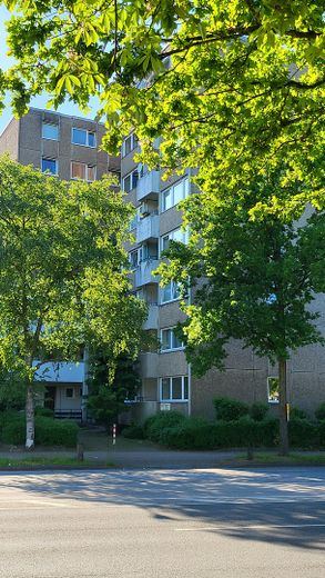 Zemin kat-yeni yenilenmiş-ayrı giriş-balkon-kapalı otopark-özel şahıstan – Außenansicht