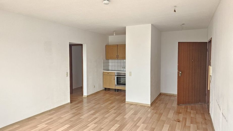 2 Zimmer-Apartment mit TG Stellplatz in Kaiserslautern Unigebiet zu verkaufen – Wohnbereich mit Eingang
