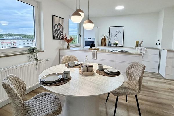 Bez prowizji: Pierwsze zasiedlenie po remoncie – wymarzone mieszkanie o powierzchni 85 m² z balkonem i panoramicznym widokiem